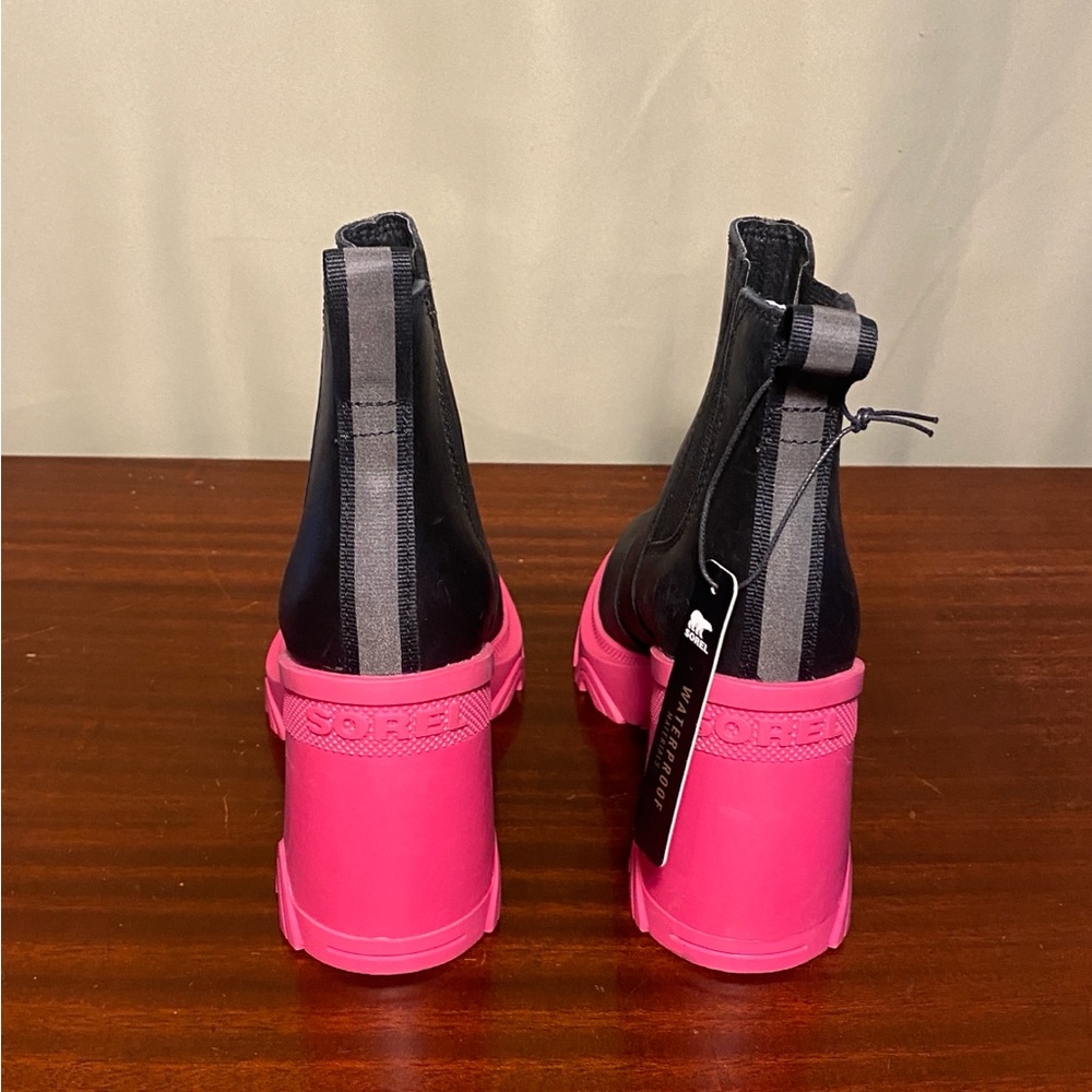 Sorel Brex Heeled Chelsea Boots Black Cactus Pink women’s size 5 - Picture 5 of 8